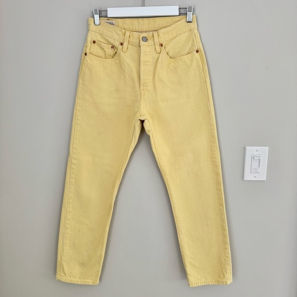 🌼 Levi’s 501 Cropped Jean in Botanical Yellow size 26 - Picture 7 of 16